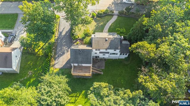42 Valley View Terrace, Wayne, NJ 07470