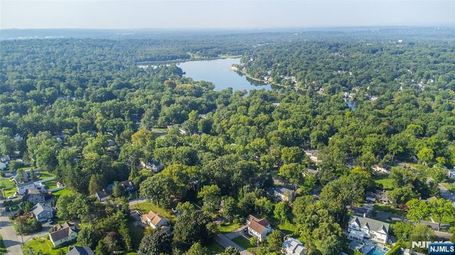 42 Valley View Terrace, Wayne, NJ 07470