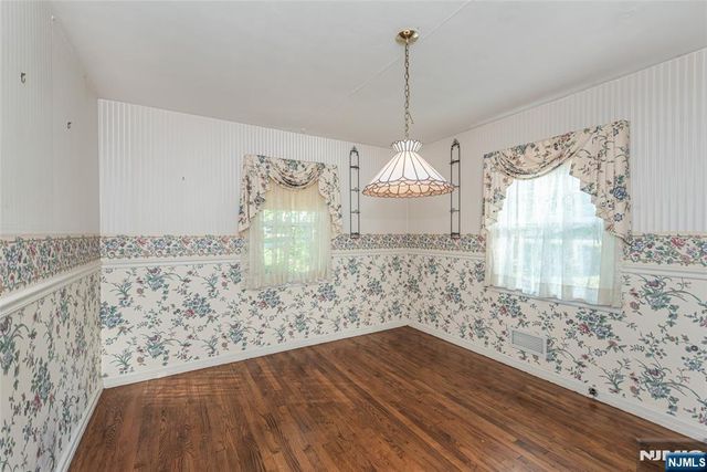 42 Valley View Terrace, Wayne, NJ 07470