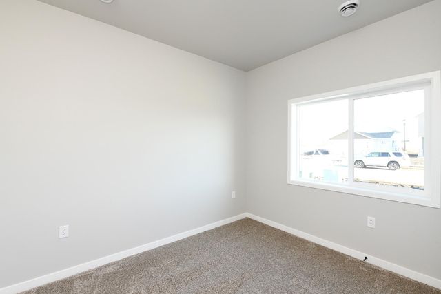 7030 65 Street S, Horace, ND 58047