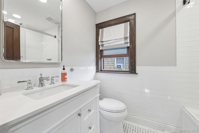 206 Glenmore Street, East Williston, NY 11596