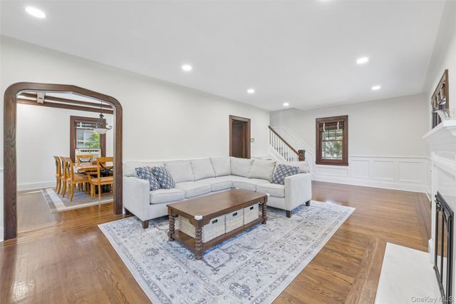 206 Glenmore Street, East Williston, NY 11596