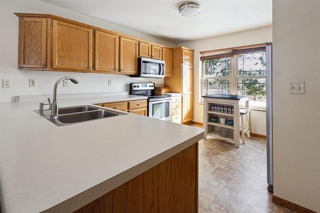 1016 WILDWOOD DRIVE, Stevens Point, WI 54482