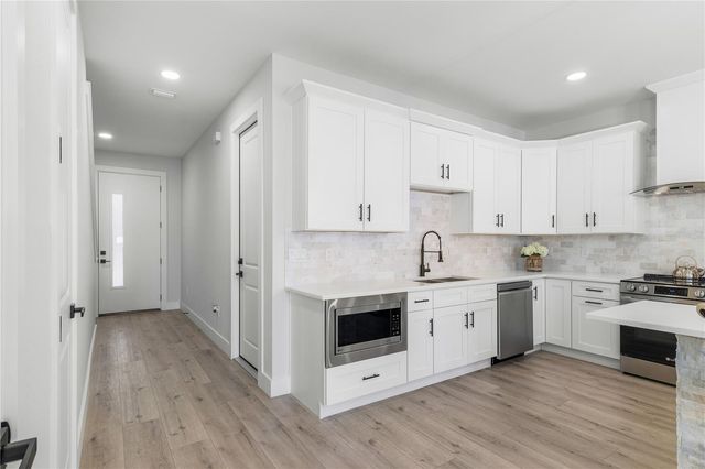 2608 W SAINT JOSEPH STREET 2, Tampa, FL 33607