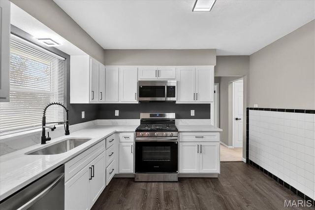 10040 Knollcrest Drive, St Louis, MO 63136