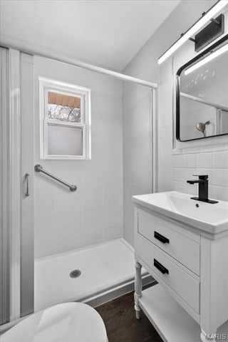 10040 Knollcrest Drive, St Louis, MO 63136