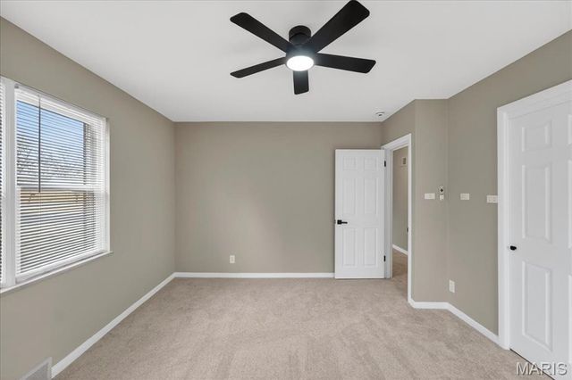 10040 Knollcrest Drive, St Louis, MO 63136