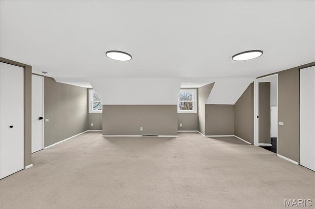 10040 Knollcrest Drive, St Louis, MO 63136