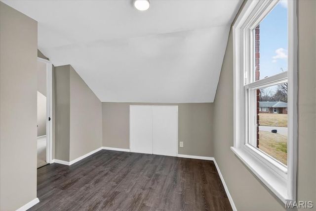 10040 Knollcrest Drive, St Louis, MO 63136