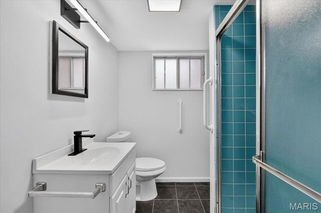 10040 Knollcrest Drive, St Louis, MO 63136