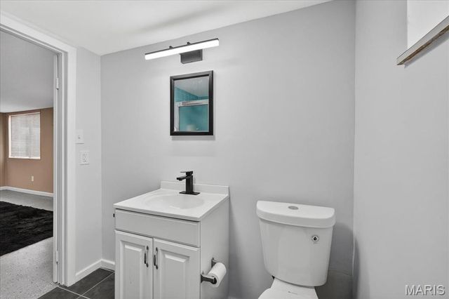 10040 Knollcrest Drive, St Louis, MO 63136