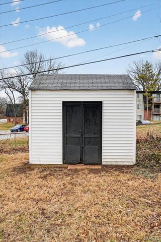 10040 Knollcrest Drive, St Louis, MO 63136