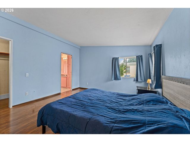 18225 S SILVERWOOD Dr, Oregon City, OR 97045