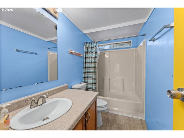 18225 S SILVERWOOD Dr, Oregon City, OR 97045