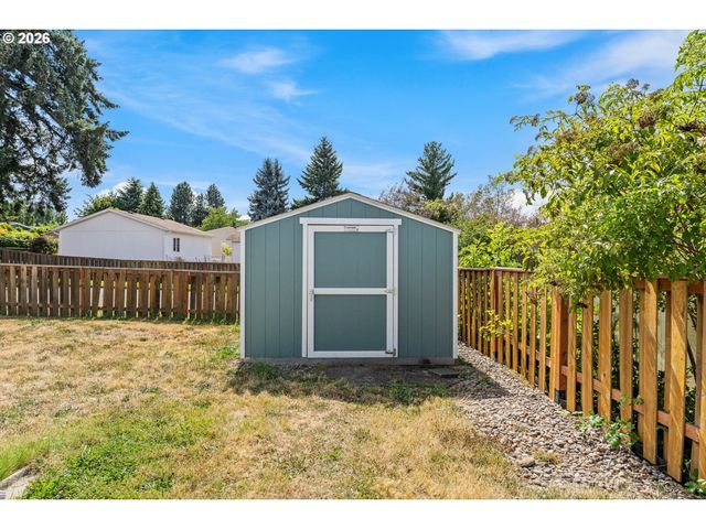 18225 S SILVERWOOD Dr, Oregon City, OR 97045