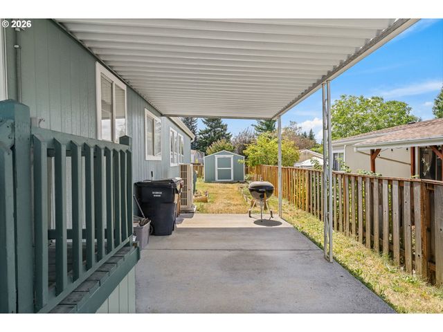 18225 S SILVERWOOD Dr, Oregon City, OR 97045