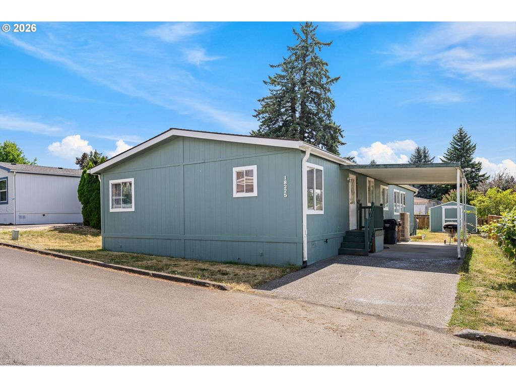 18225 S SILVERWOOD Dr, Oregon City, OR 97045