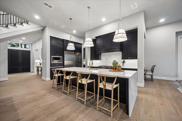 26 Valley Forge Drive, Bunker Hill Village, TX 77024