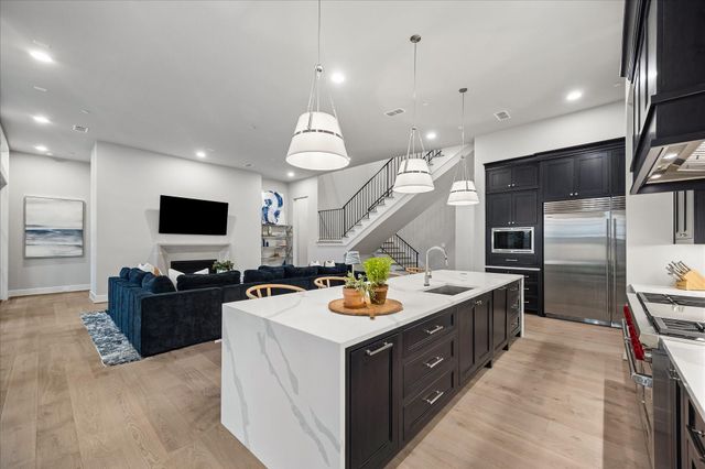 26 Valley Forge Drive, Bunker Hill Village, TX 77024