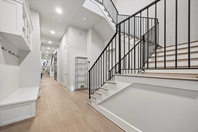 26 Valley Forge Drive, Bunker Hill Village, TX 77024