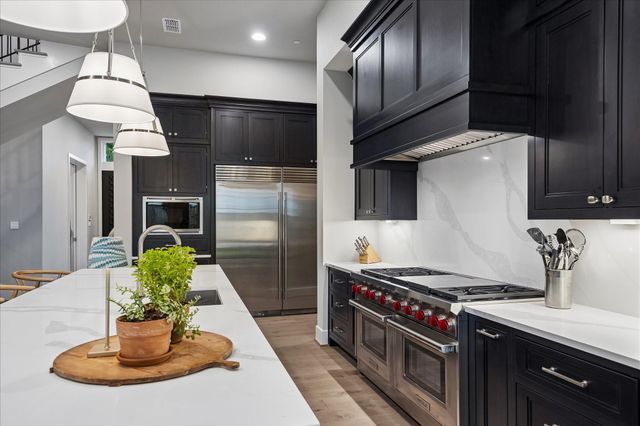 26 Valley Forge Drive, Bunker Hill Village, TX 77024