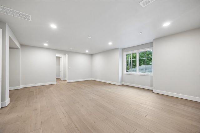 26 Valley Forge Drive, Bunker Hill Village, TX 77024