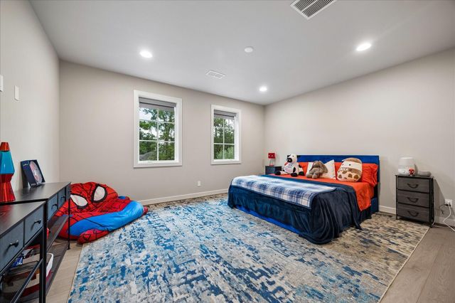 26 Valley Forge Drive, Bunker Hill Village, TX 77024