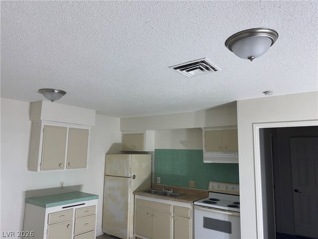 1808 Fairfield Avenue 2, Las Vegas, NV 89102
