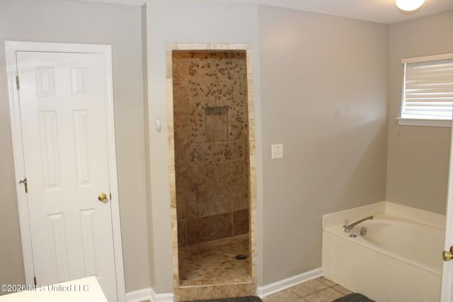 5928 Fredrick Drive, Southaven, MS 38671