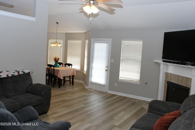 5928 Fredrick Drive, Southaven, MS 38671
