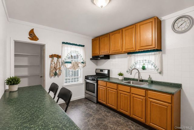 212-16 93rd Avenue, Queens Village, NY 11428