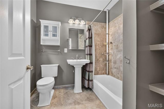 6557 Odell Street, St Louis, MO 63139