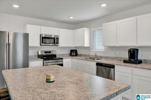 2225 W MIDDLEBROOK CROSSING, Odenville, AL 35120