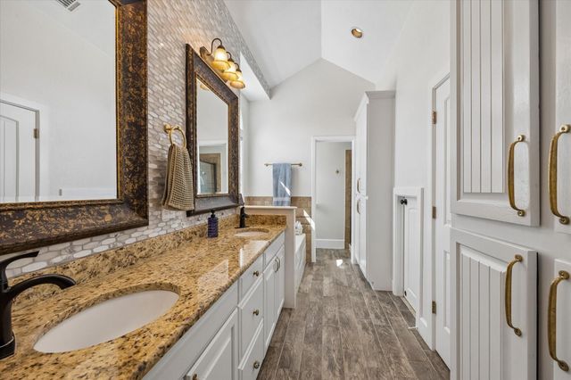 4141 Crestview Lane, Brenham, TX 77833