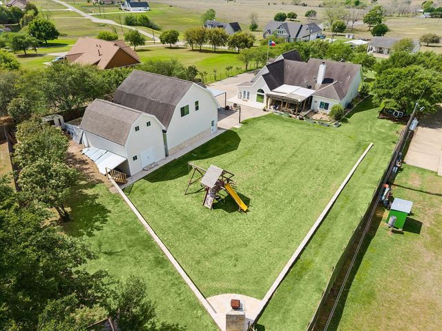 4141 Crestview Lane, Brenham, TX 77833