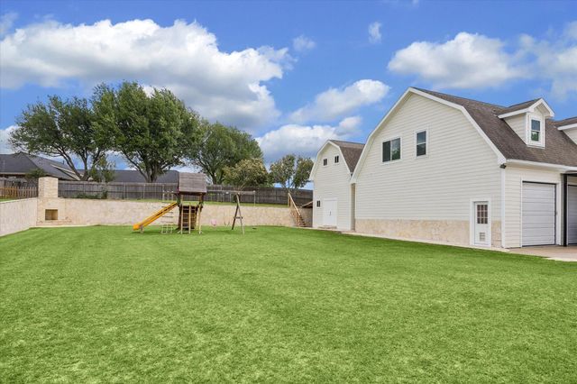 4141 Crestview Lane, Brenham, TX 77833