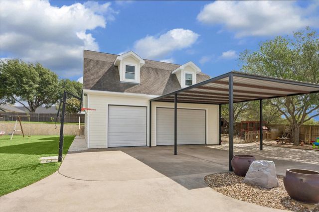 4141 Crestview Lane, Brenham, TX 77833