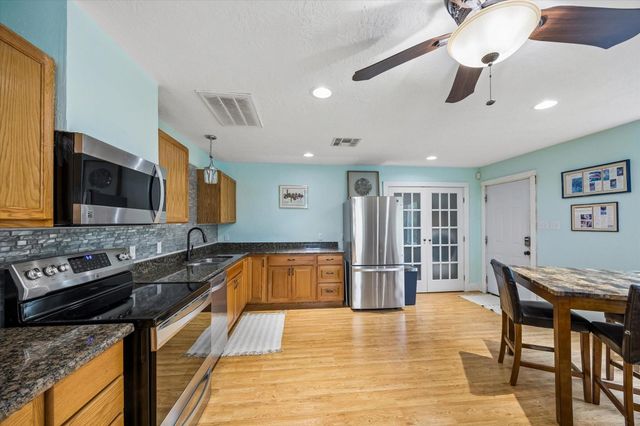 4141 Crestview Lane, Brenham, TX 77833