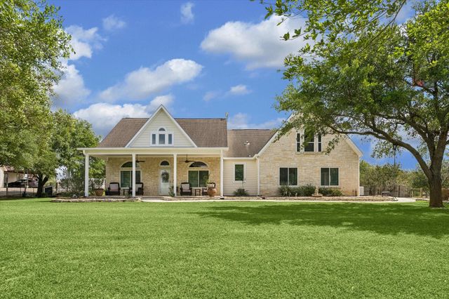 4141 Crestview Lane, Brenham, TX 77833