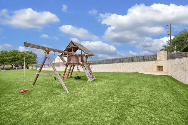 4141 Crestview Lane, Brenham, TX 77833
