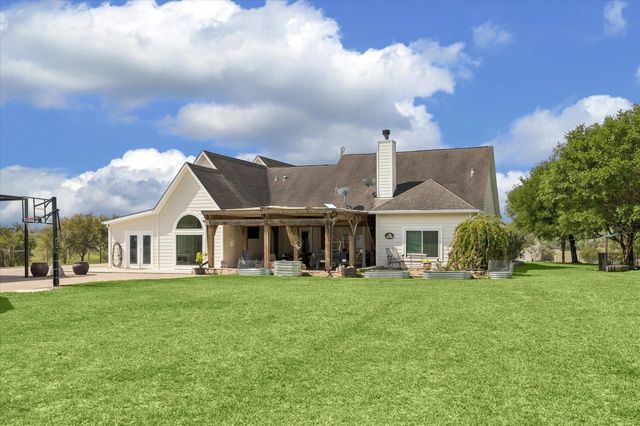 4141 Crestview Lane, Brenham, TX 77833