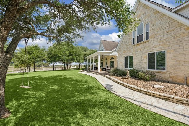 4141 Crestview Lane, Brenham, TX 77833