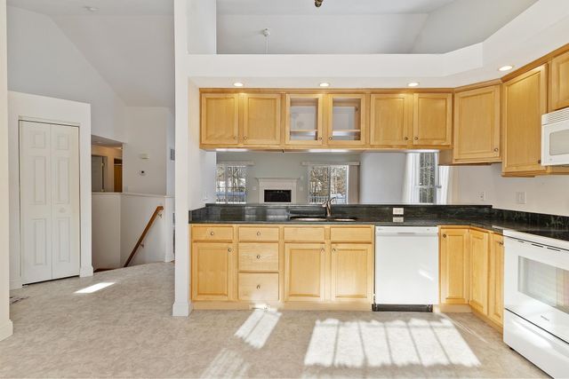 15 Country Lane, East Kingston, NH 03827