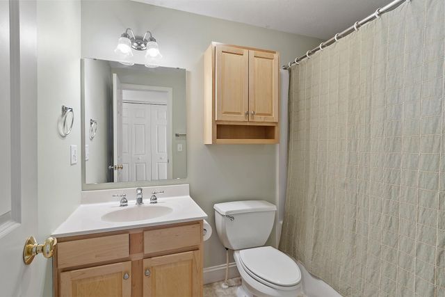 15 Country Lane, East Kingston, NH 03827