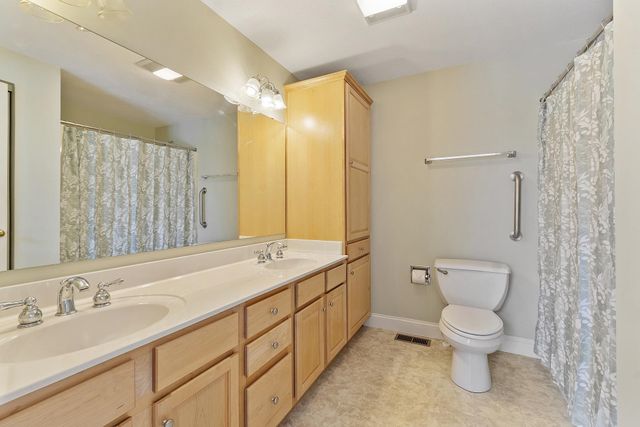 15 Country Lane, East Kingston, NH 03827