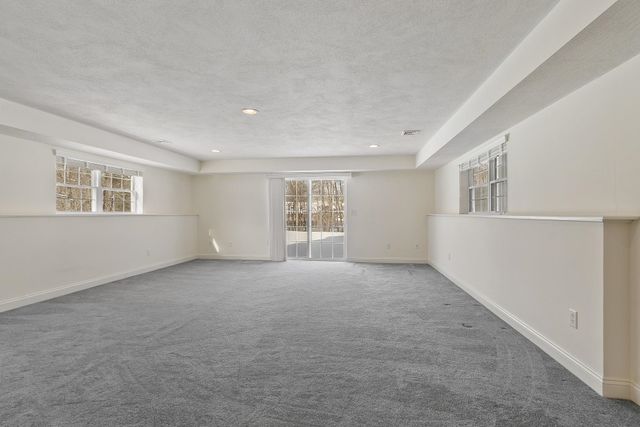 15 Country Lane, East Kingston, NH 03827