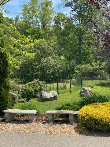 15 Country Lane, East Kingston, NH 03827