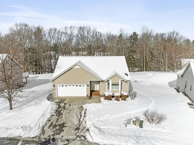 15 Country Lane, East Kingston, NH 03827
