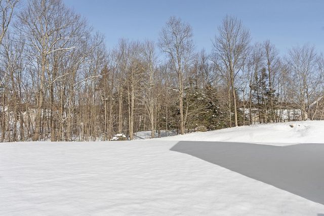 15 Country Lane, East Kingston, NH 03827