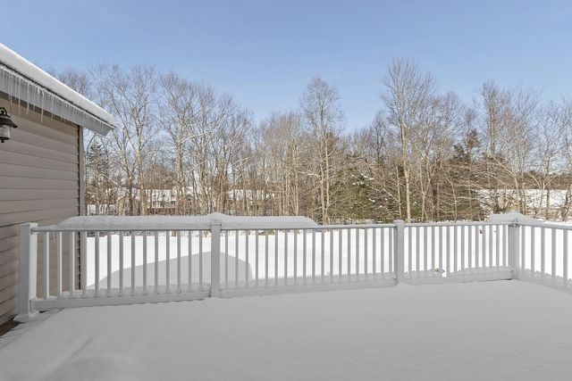 15 Country Lane, East Kingston, NH 03827